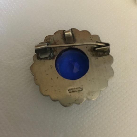 SOLD. Antique Sterling Silver Brooch - Picture 6 of 9